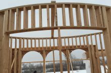 Elegant Arched Wall Framing in Residential Construction